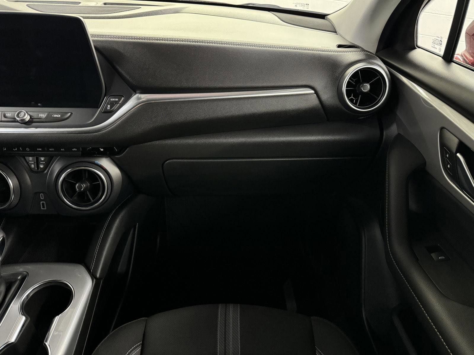 Used 2025 Chevrolet Blazer LT w/ Driver Confidence Package image 14