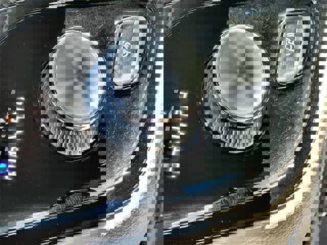 Used 2020 Chrysler Pacifica Touring-L w/ Tire & Wheel Group image 16