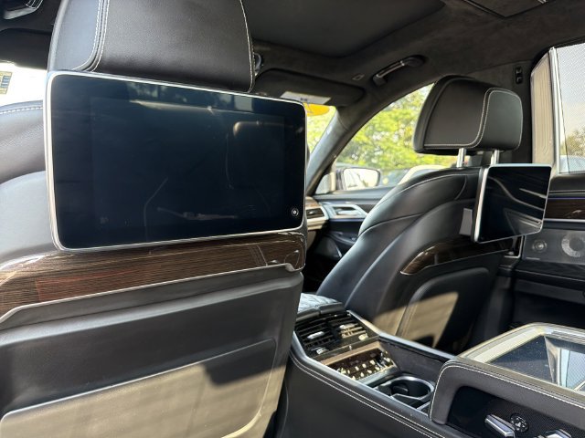 Used 2022 BMW M760i xDrive AWD/4WD image 20