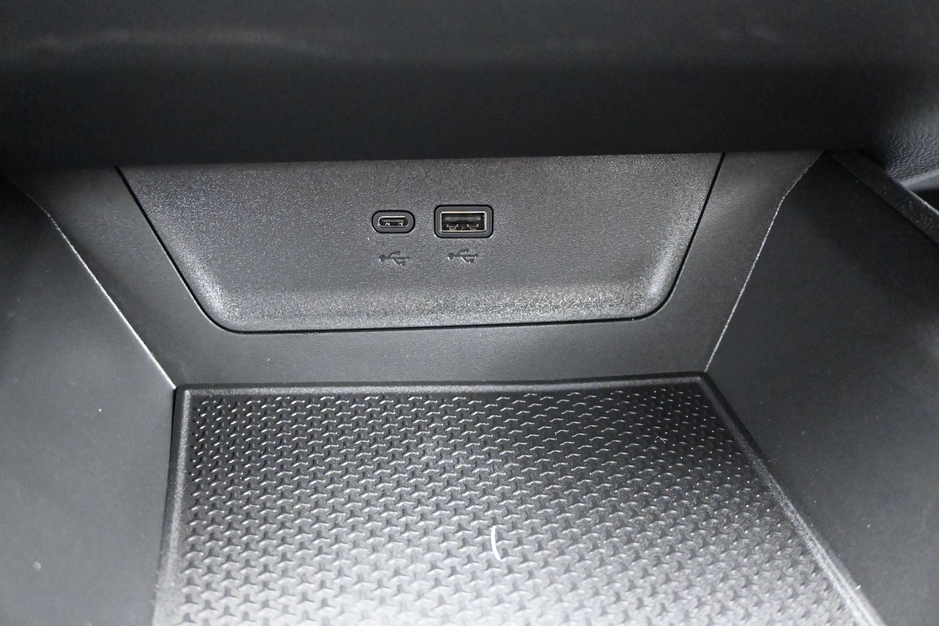 New 2027 Chevrolet Equinox LT w/ Convenience Package II FWD image 21