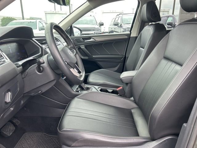 Used 2022 Volkswagen Tiguan SE FWD image 15