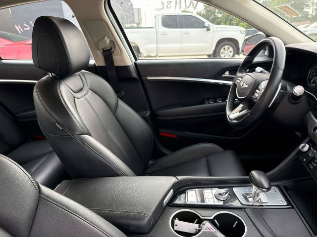 Used 2025 Genesis G70 2.5T RWD image 12