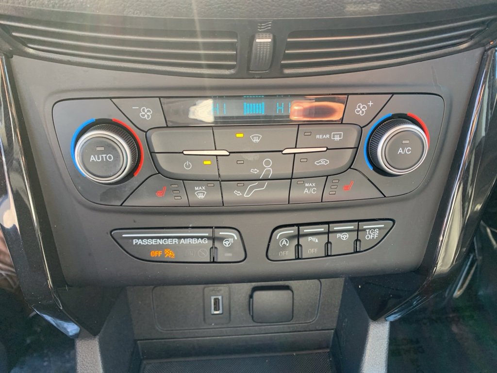 Used 2019 Ford Escape Titanium image 28