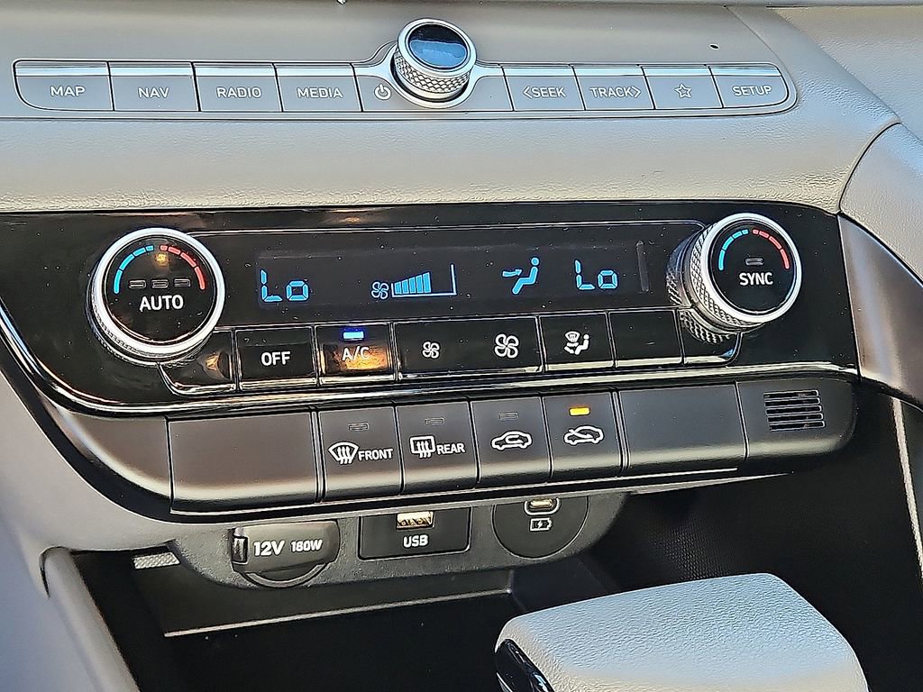 Used 2024 Hyundai Elantra SEL image 24