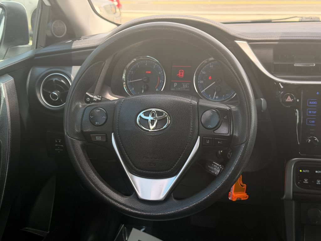 Used 2019 Toyota Corolla LE FWD image 17