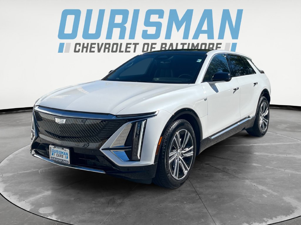 Used 2024 Cadillac Lyriq Luxury w/ LPO, Floor Liner Package AWD/4WD image 2