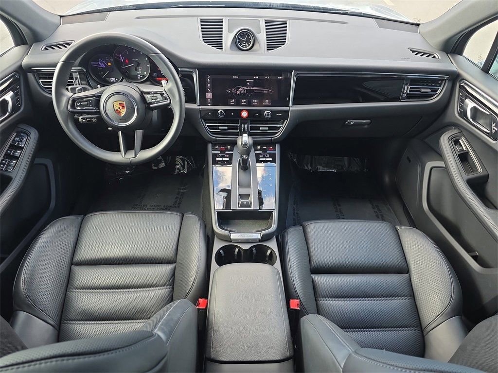 Certified 2025 Porsche Macan image 20