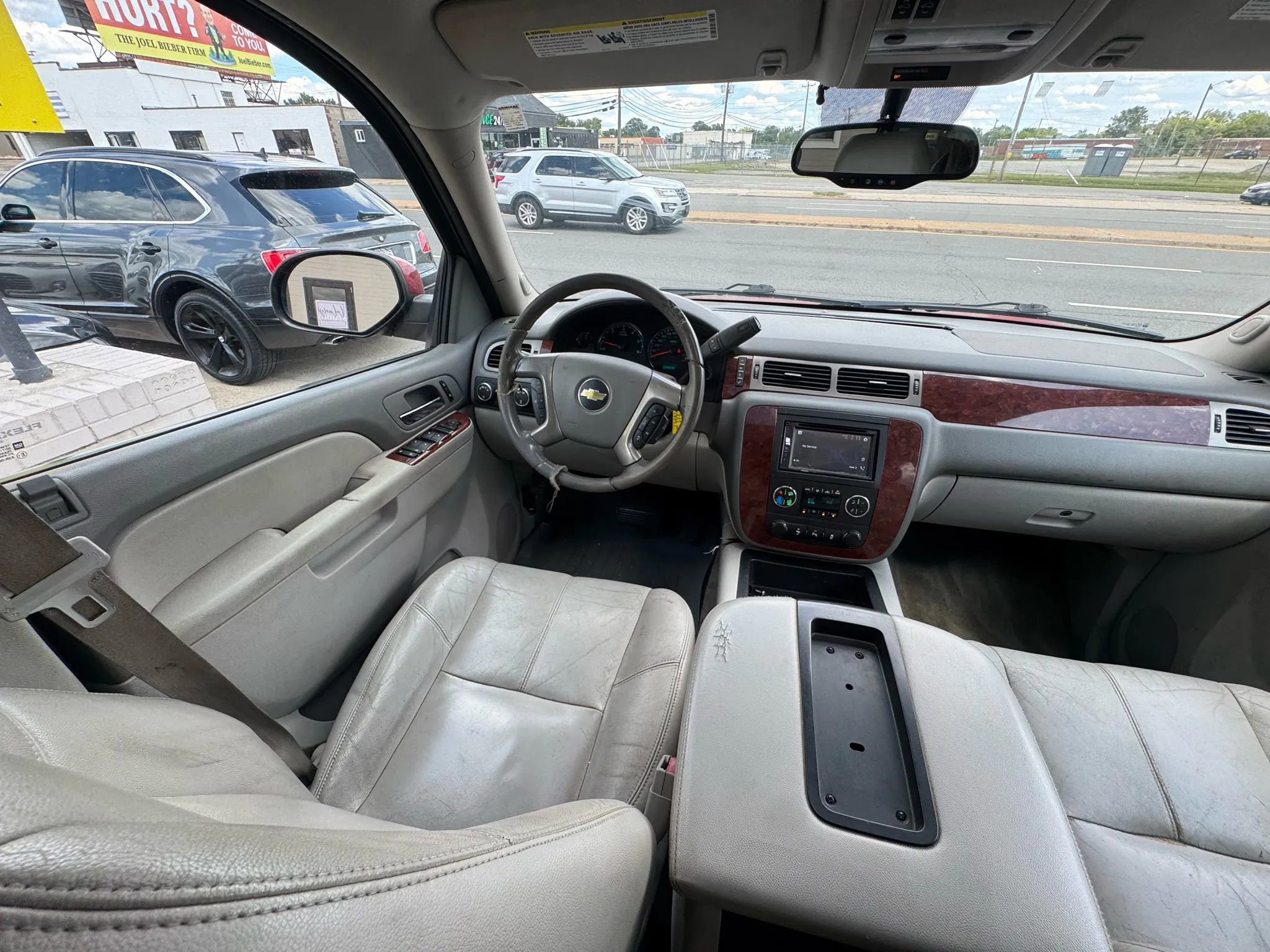 Used 2013 Chevrolet Suburban LT image 33