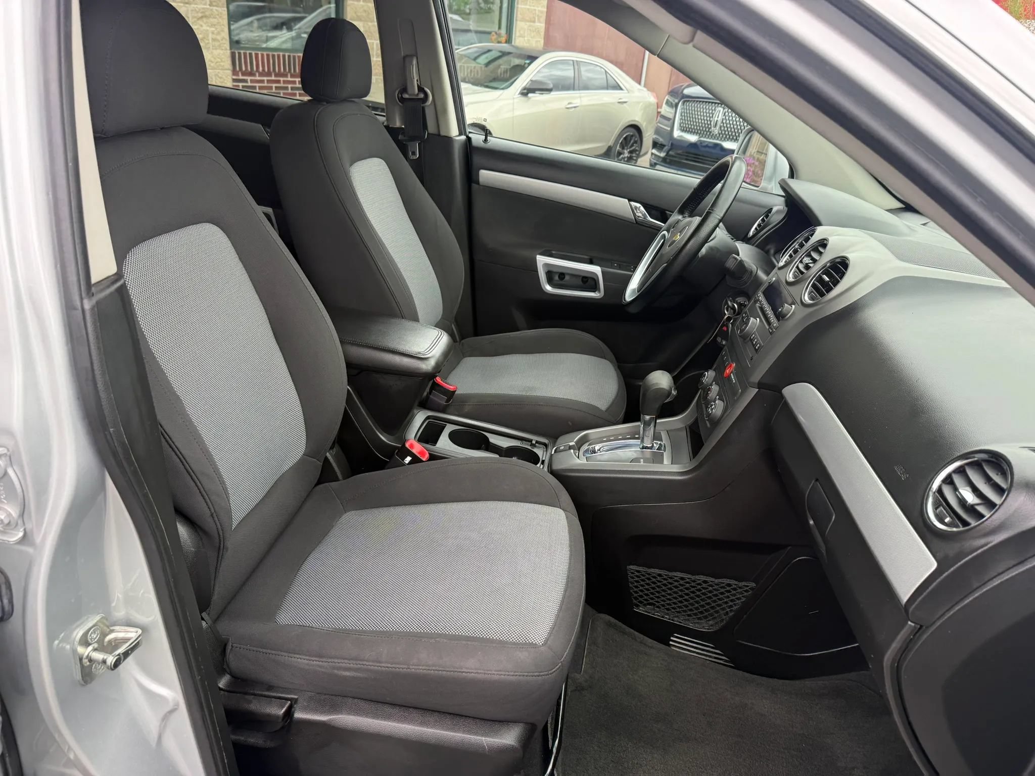 Used 2012 Chevrolet Captiva Sport LT FWD image 26