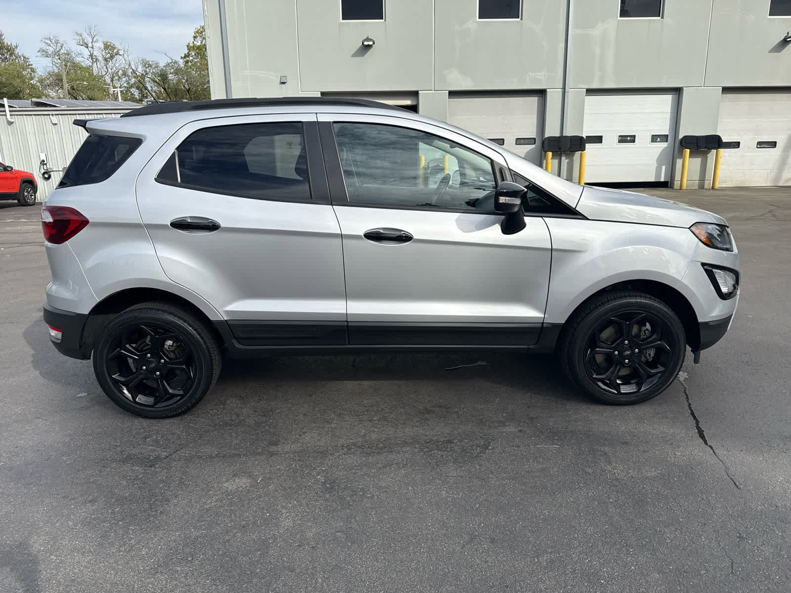 Used 2022 Ford EcoSport SES image 2