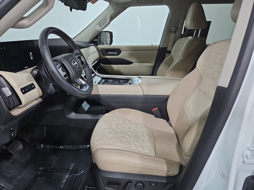 Certified 2025 Nissan Armada Platinum Reserve image 11