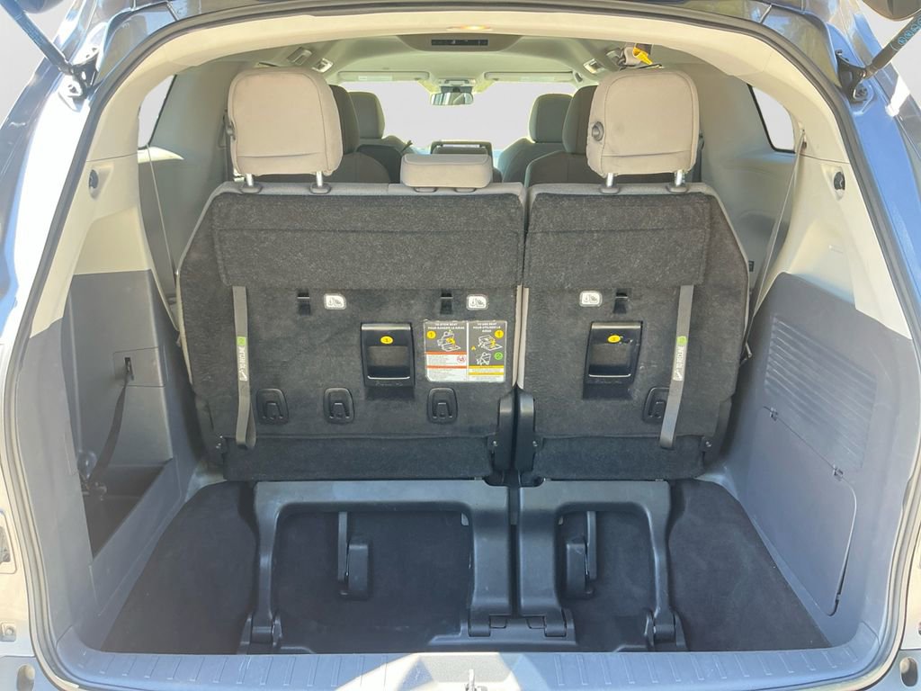 Used 2024 Toyota Sienna LE image 17