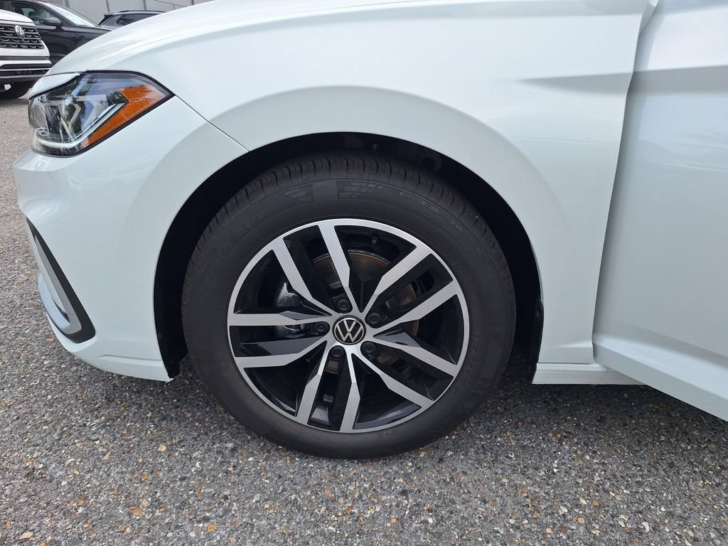 New 2026 Volkswagen Jetta SE FWD image 21