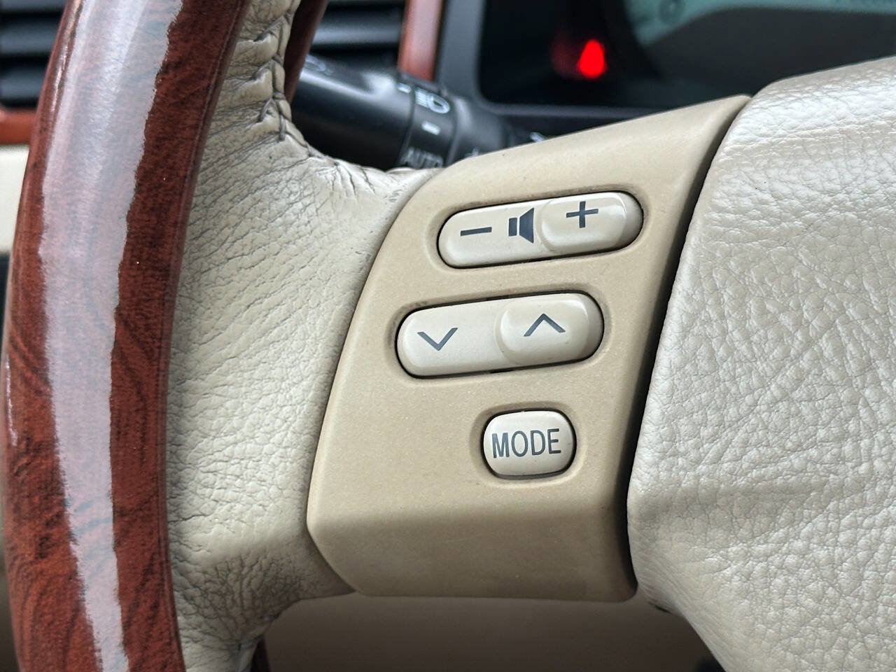 Used 2006 Toyota Solara SLE image 32