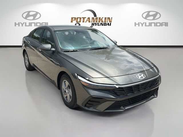 New 2026 Hyundai Elantra SE FWD image 3