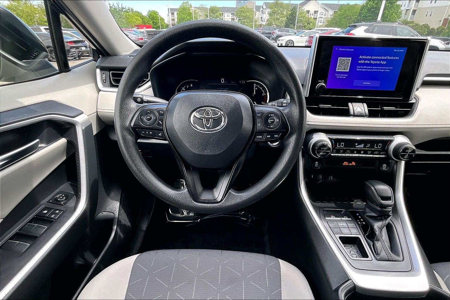 Used 2025 Toyota RAV4 XLE AWD/4WD image 5