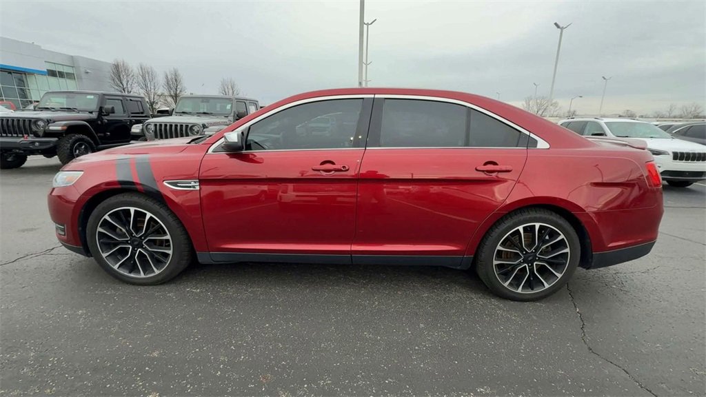 Used 2019 Ford Taurus Limited image 5