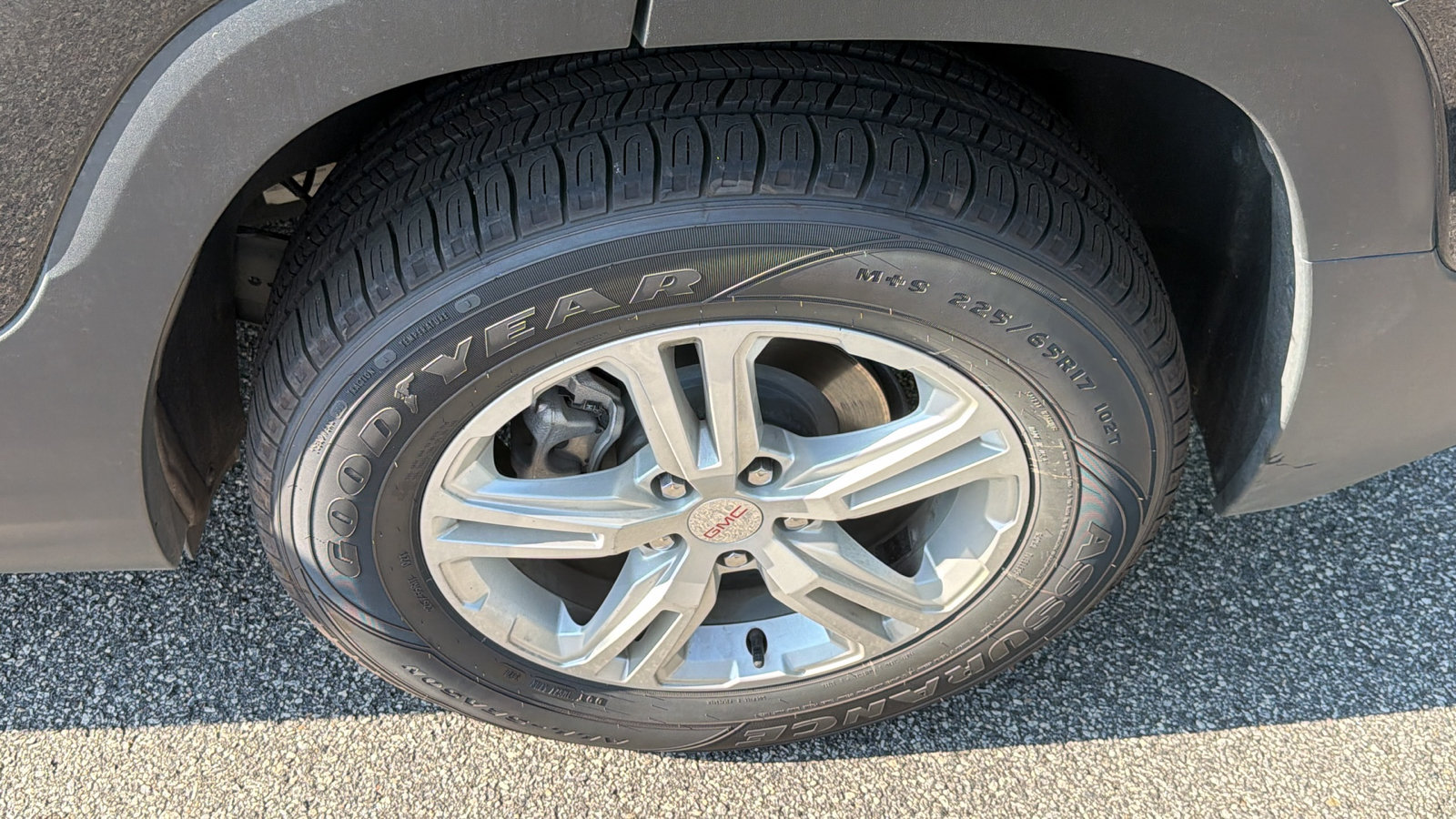 Used 2024 GMC Terrain SLE AWD/4WD image 12