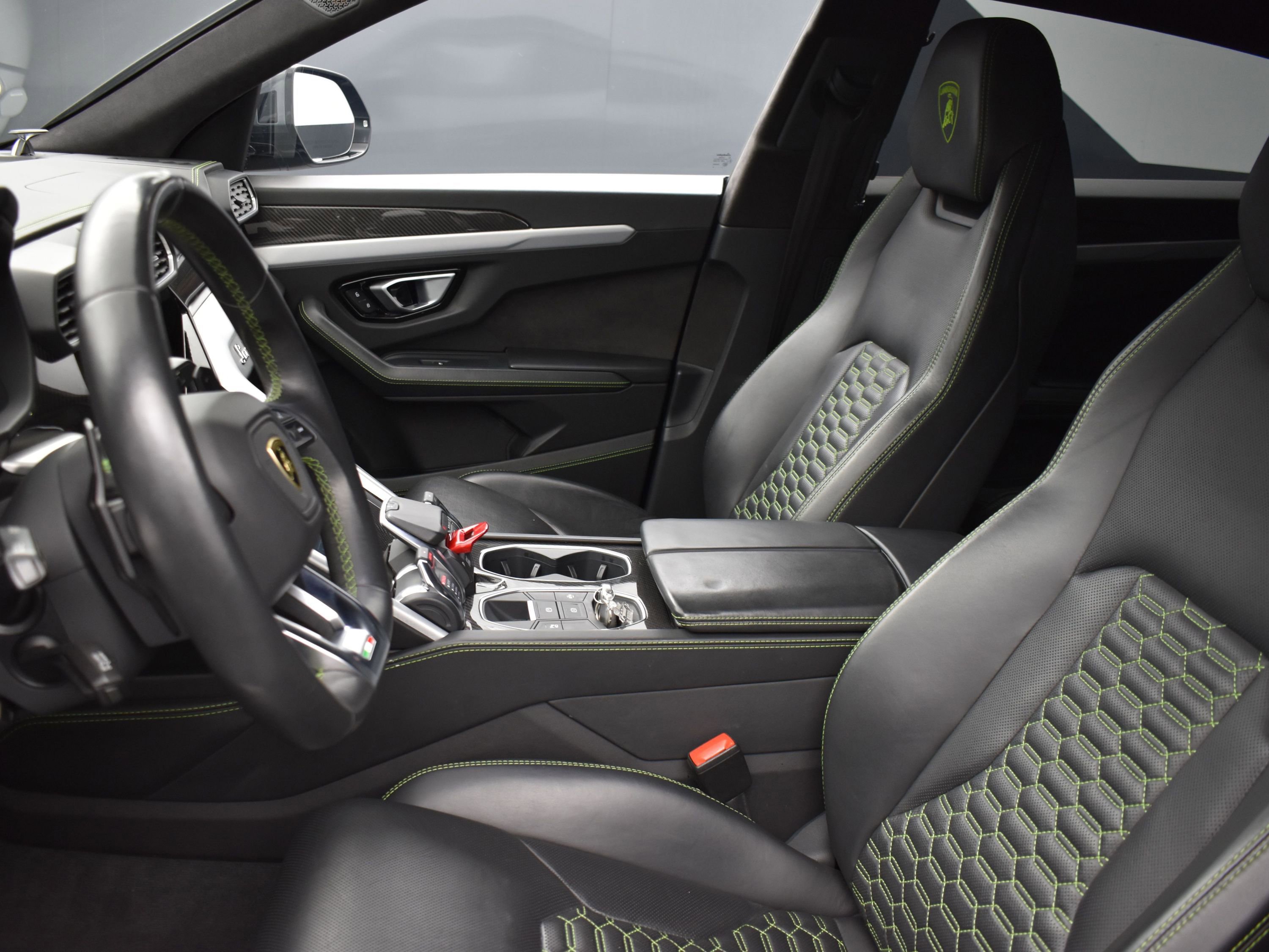 Used 2020 Lamborghini Urus image 17