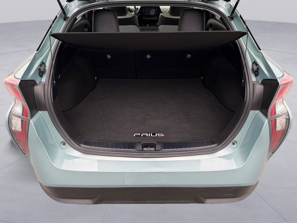 Used 2016 Toyota Prius Three Touring FWD image 19