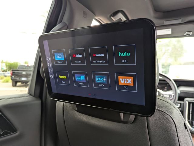 Used 2025 GMC Yukon Denali w/ Advanced Technology Package image 17