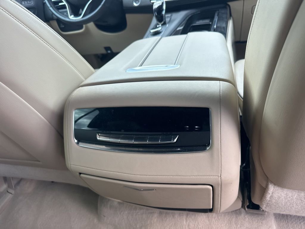 Used 2023 Cadillac Escalade Premium Luxury image 11