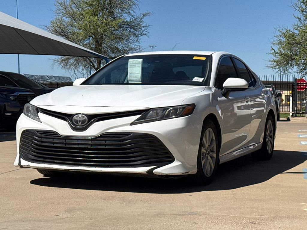 Used 2019 Toyota Camry LE image 2