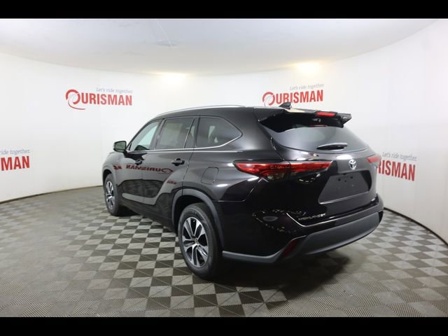 Used 2021 Toyota Highlander XLE image 11
