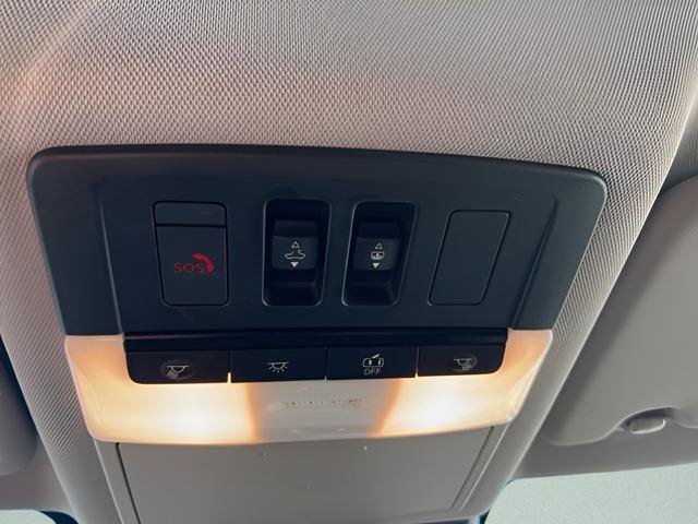 Used 2024 Nissan Rogue SV w/ SV Premium Package AWD/4WD image 13