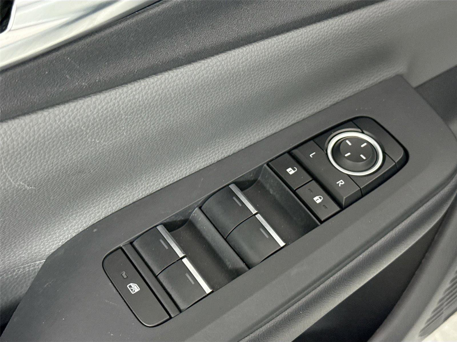 Used 2024 Toyota Prius XLE image 31