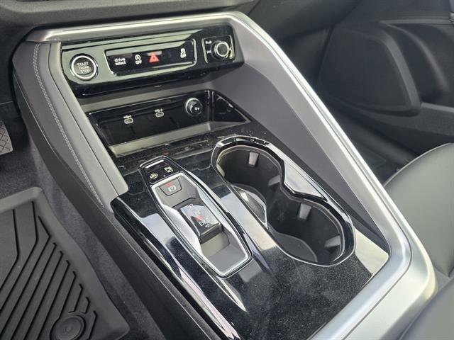 Used 2025 Audi Q5 Premium w/ Convenience Package image 26