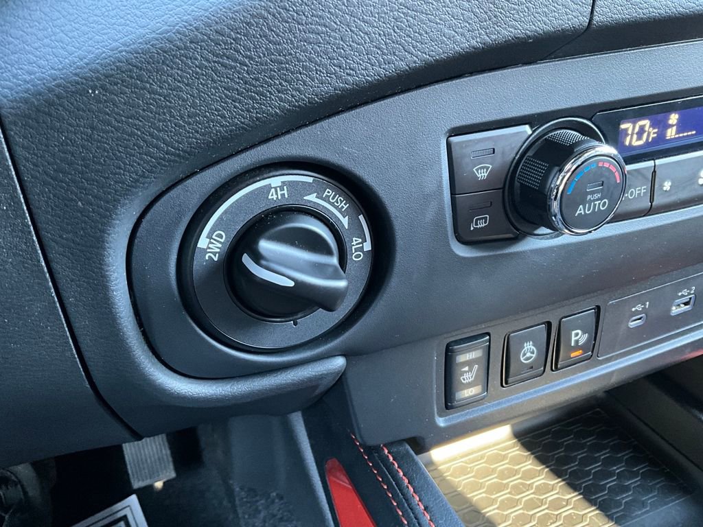 Used 2024 Nissan Frontier PRO-4X w/ Pro Convenience Package image 35
