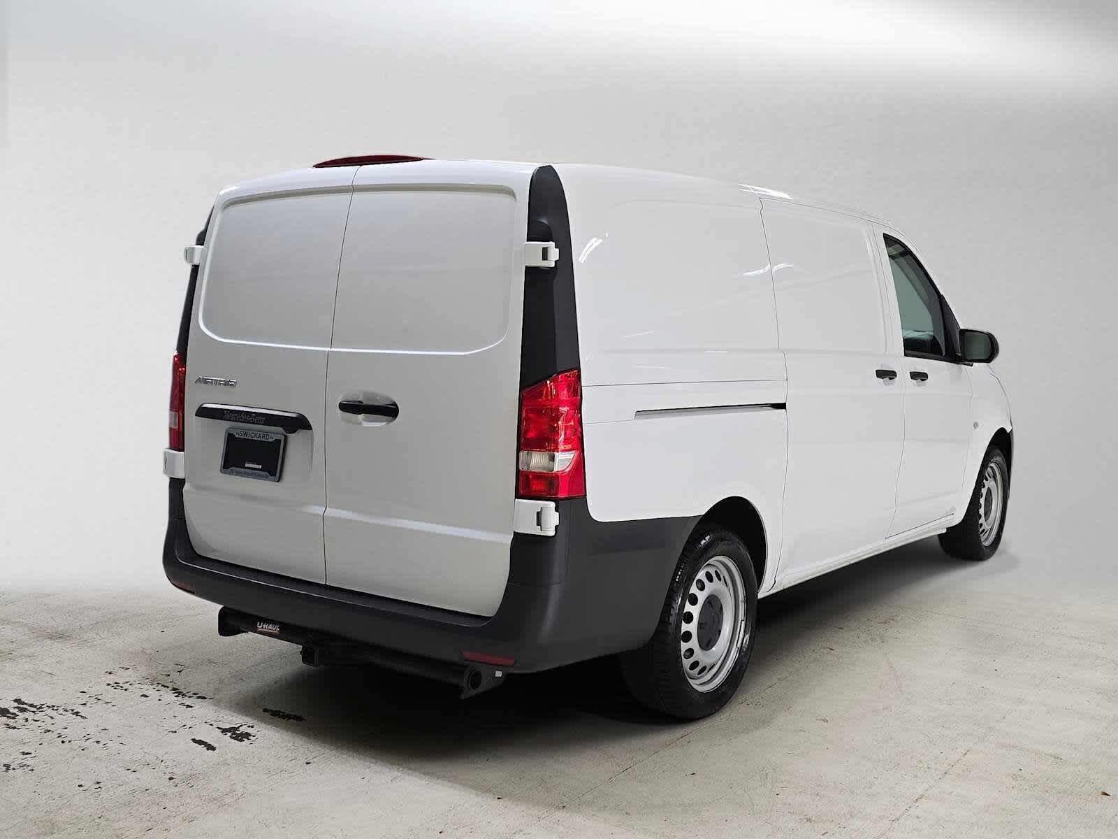 Used 2020 Mercedes-Benz Metris image 2
