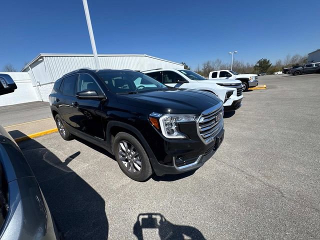 Used 2022 GMC Terrain SLT w/ Tech Package image 3