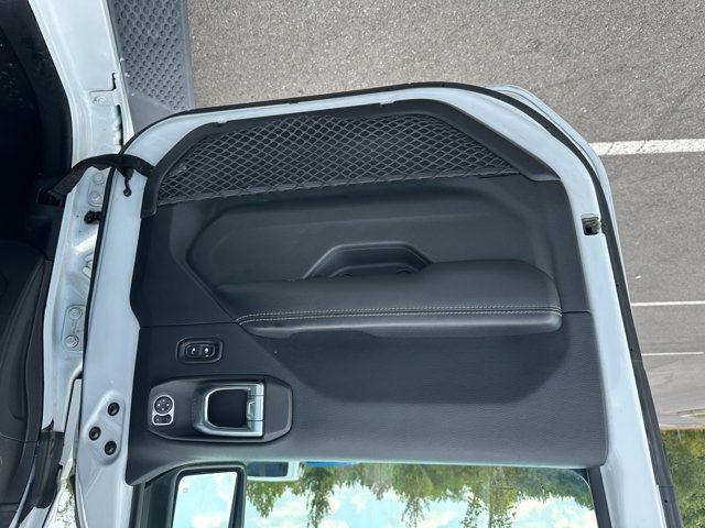 Used 2018 Jeep Wrangler Unlimited Sahara AWD/4WD image 13