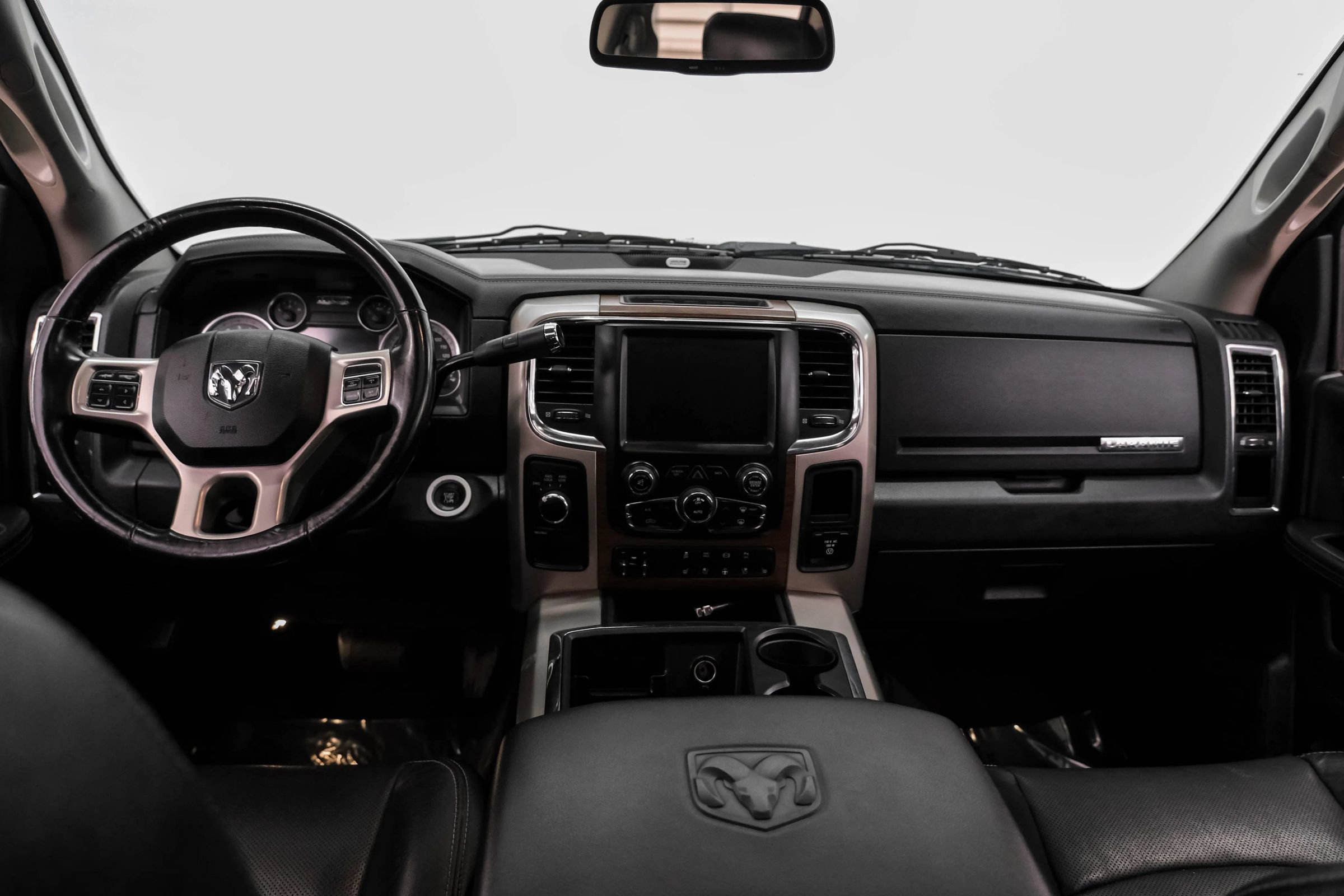 Used 2015 RAM 3500 Laramie w/ Cold Weather Group AWD/4WD image 13