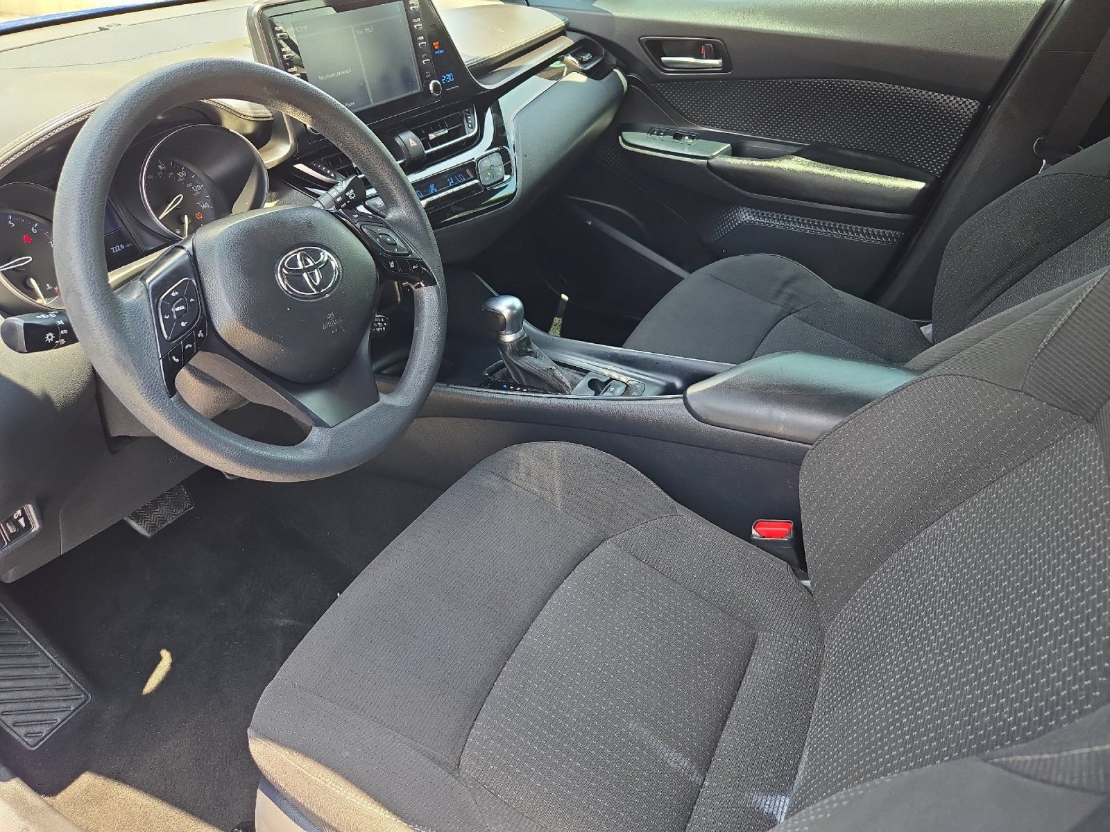 Used 2019 Toyota C-HR LE FWD image 9