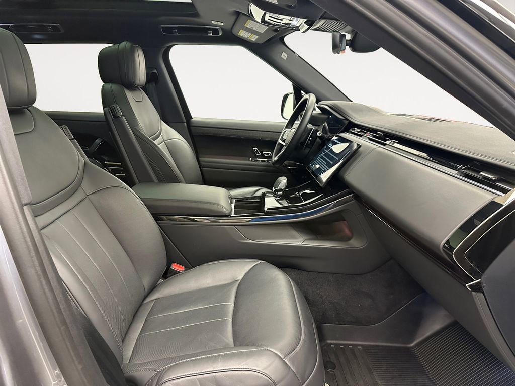 Used 2024 Land Rover Range Rover Sport SE image 10