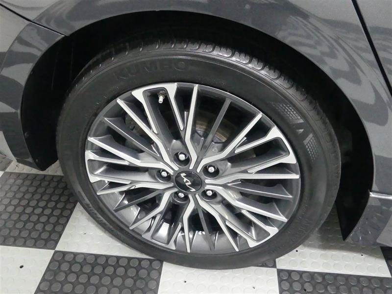Used 2023 Kia Forte GT-Line w/ GT-Line Premium Package FWD image 17