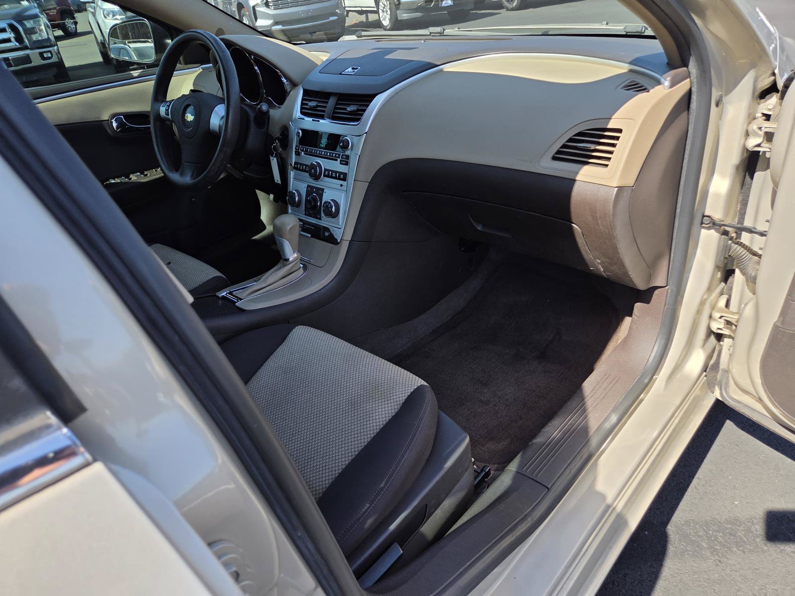 Used 2011 Chevrolet Malibu LS FWD image 21