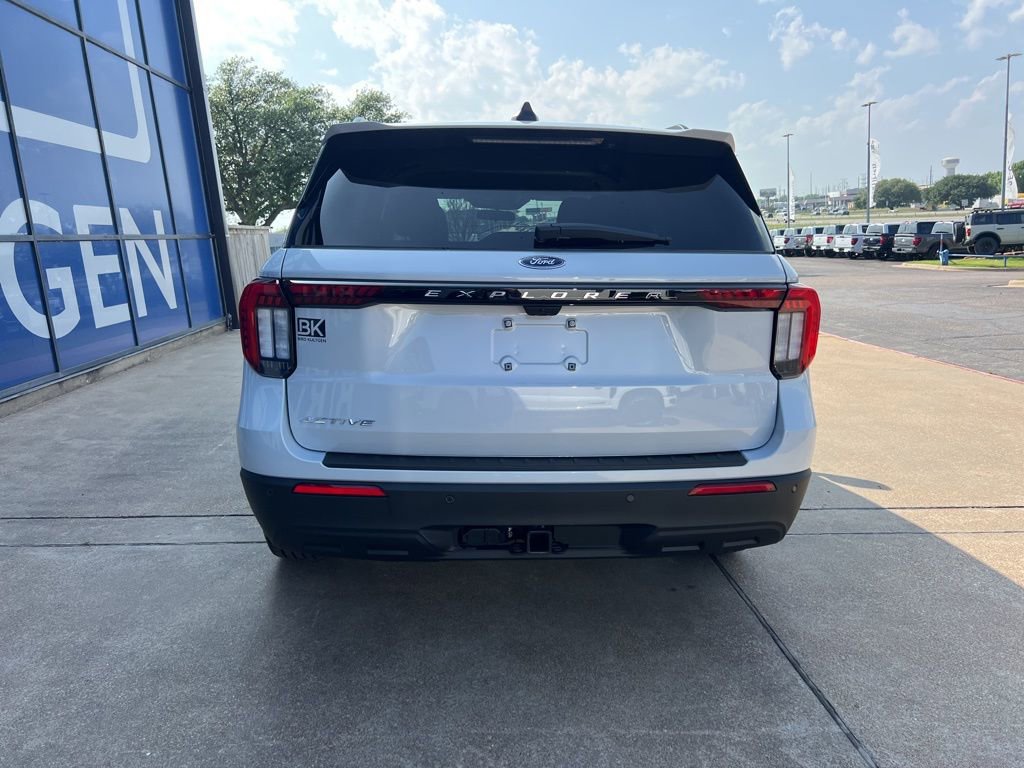 New 2026 Ford Explorer Active RWD image 6