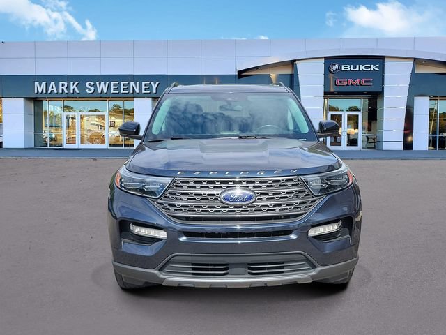 Used 2023 Ford Explorer XLT w/ Equipment Group 202A AWD/4WD image 2