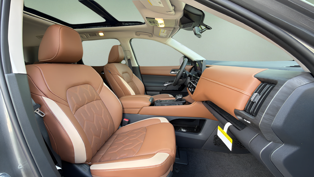 New 2026 Nissan Pathfinder Platinum AWD/4WD image 13