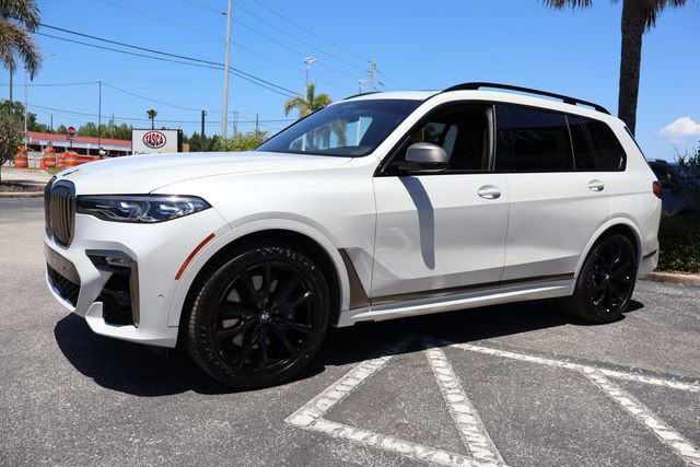 Used 2022 BMW X7 M50i AWD/4WD image 3