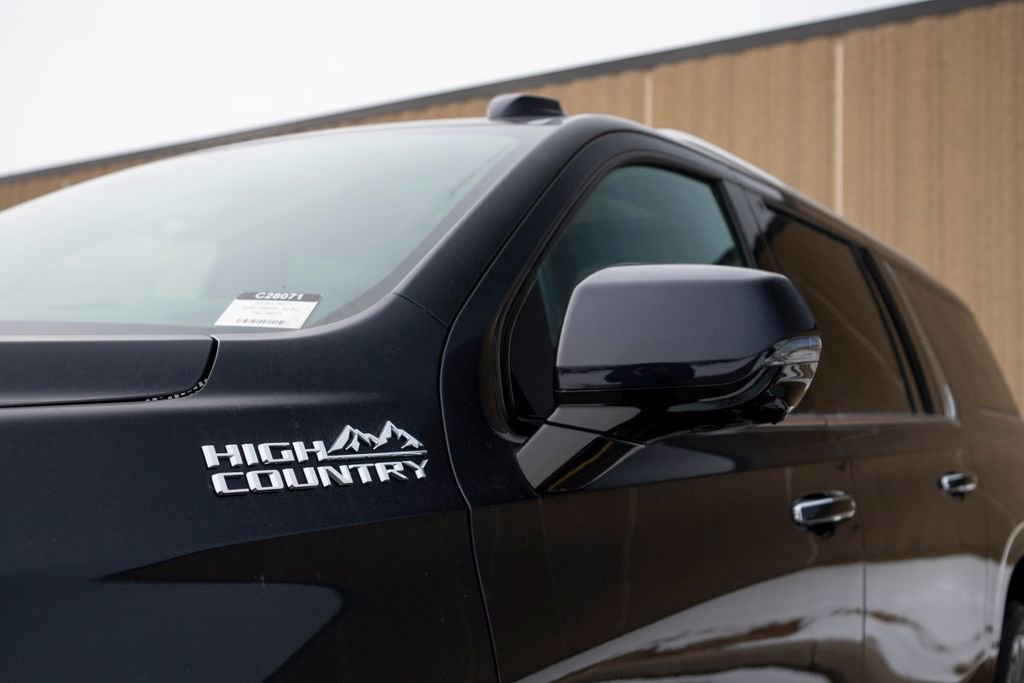 New 2026 Chevrolet Suburban High Country image 12