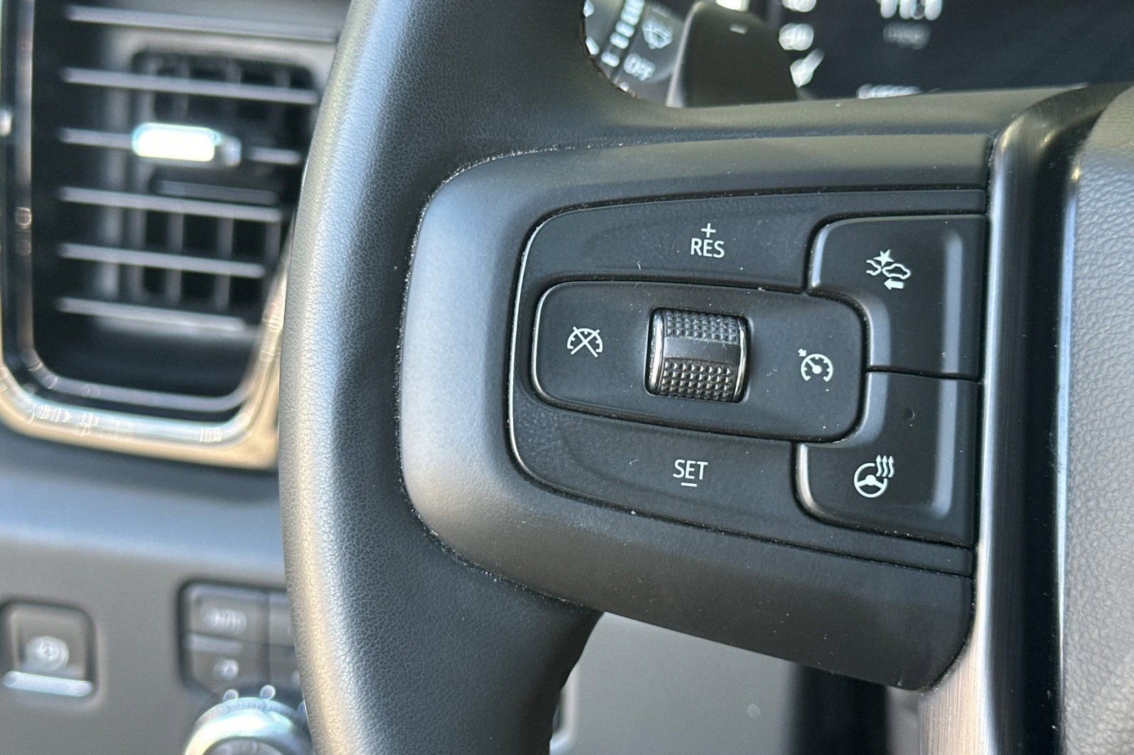 Used 2025 GMC Sierra 1500 AT4 w/ AT4 Premium Package AWD/4WD image 34