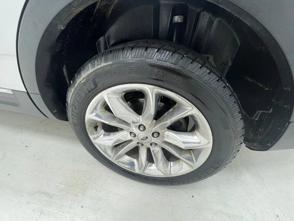 Used 2014 Ford Explorer XLT w/ Equipment Group 202A AWD/4WD image 11