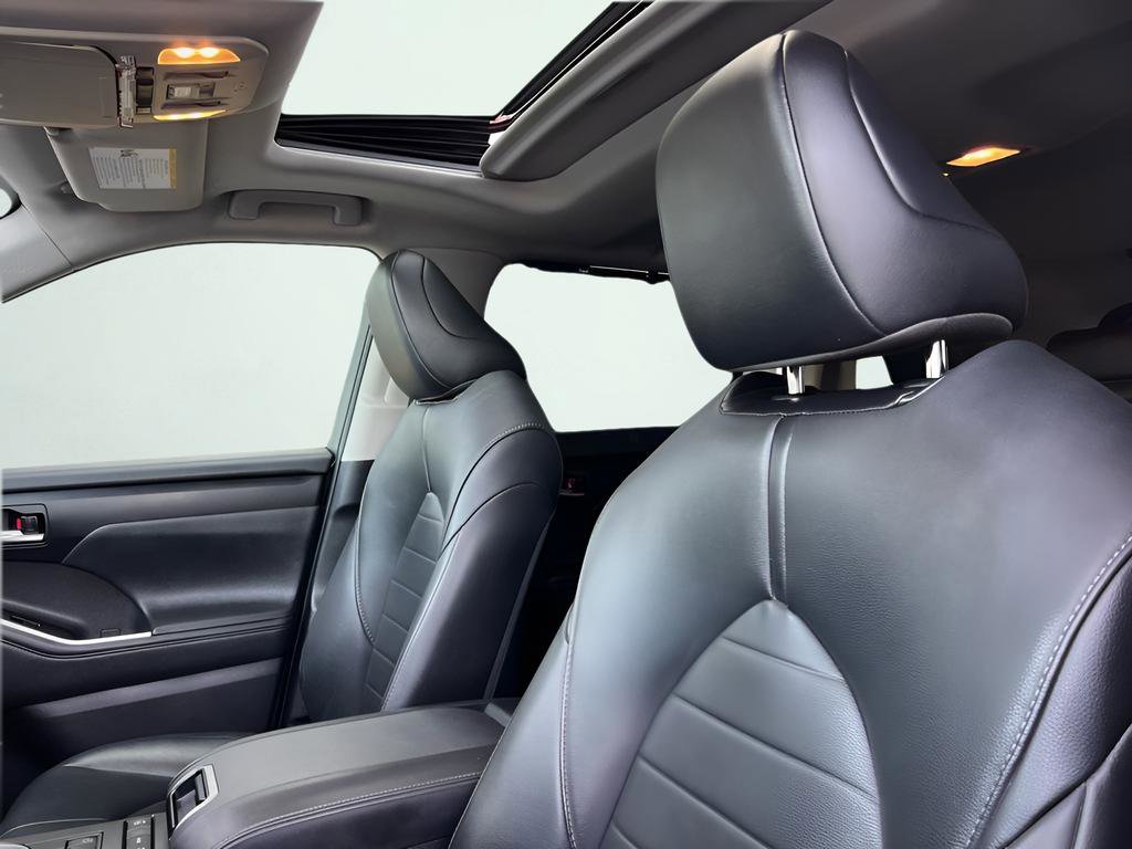 Used 2020 Toyota Highlander XLE image 40