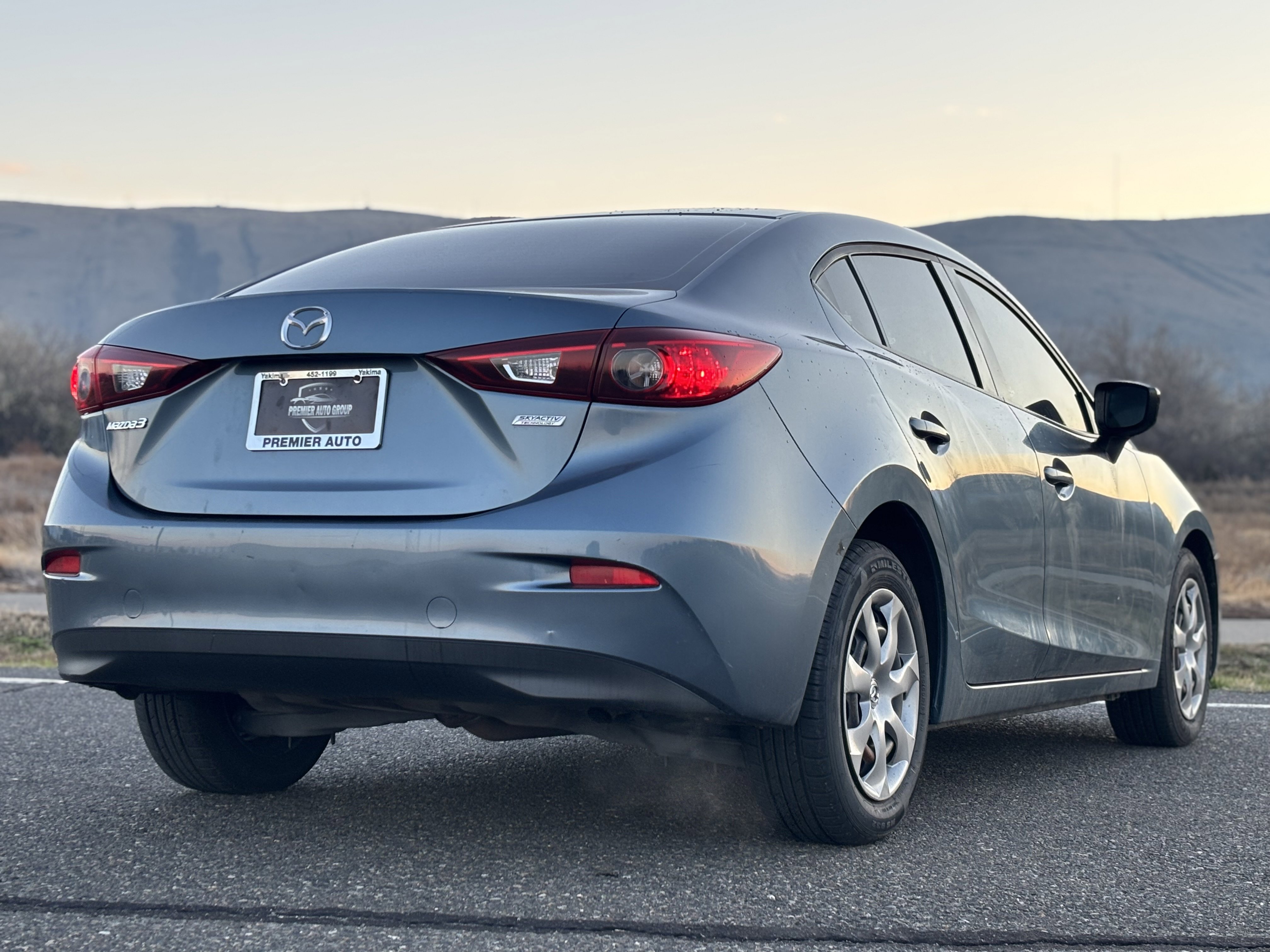 Used 2015 MAZDA MAZDA3 i SV image 10