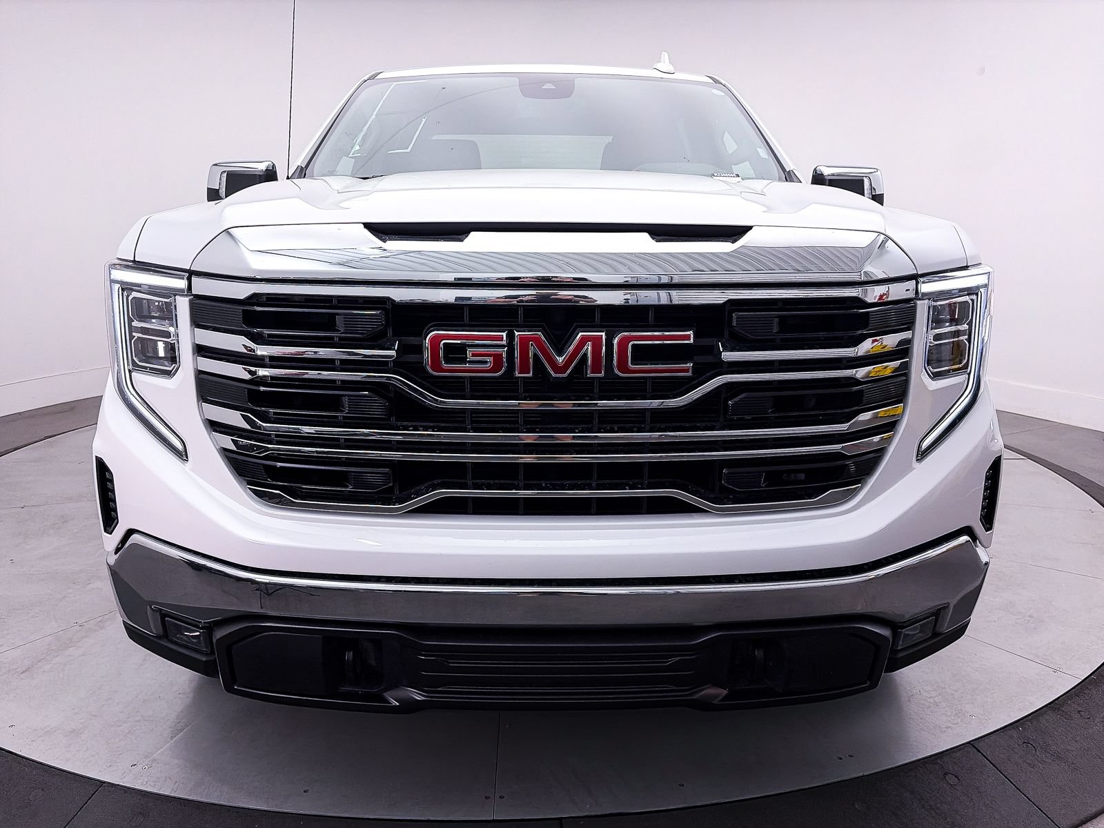 Used 2024 GMC Sierra 1500 SLT AWD/4WD image 11